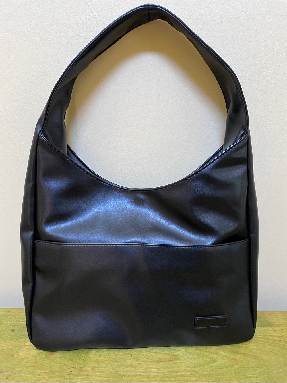NWOT TAG BLACK SHOULDER BAG